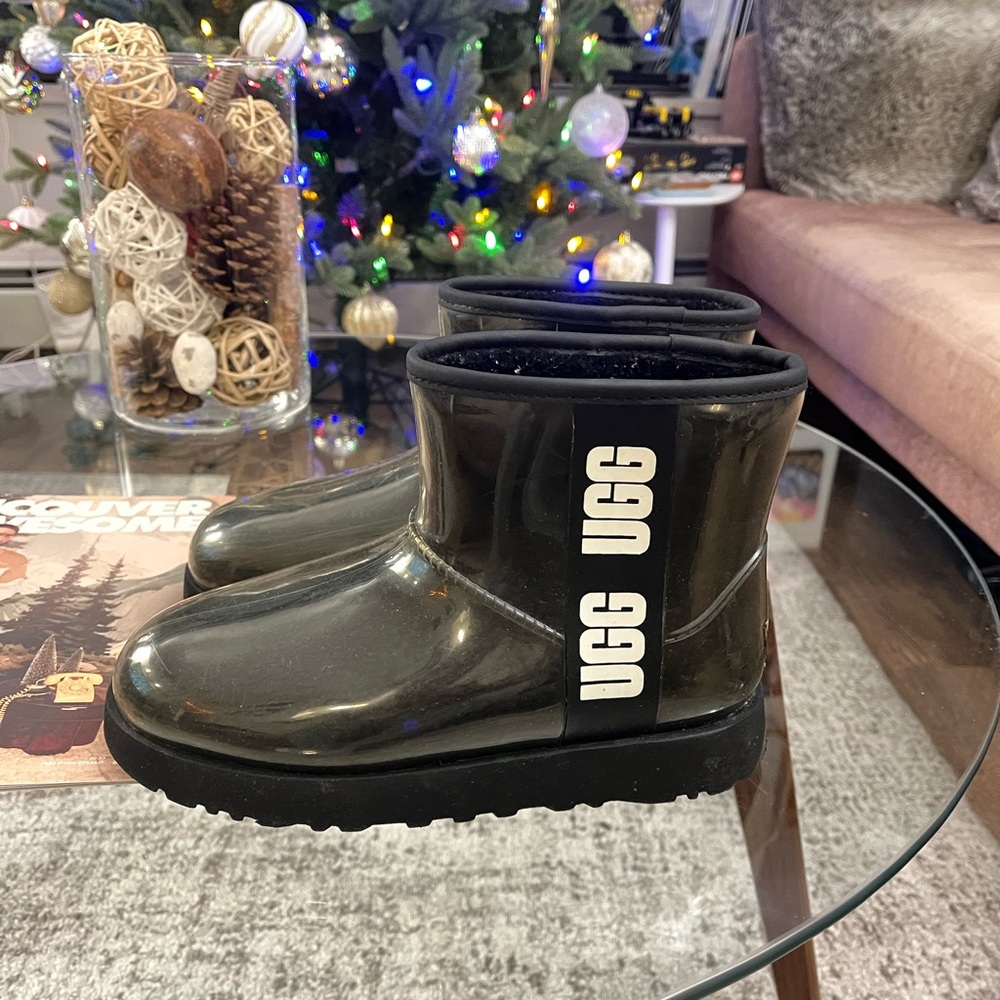 UGG Classic Clear Mini Black Waterproof Ankle Casual Wool Boots Size 6